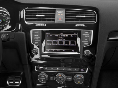 2017 Volkswagen Golf R DCC & Navigation 4Motion