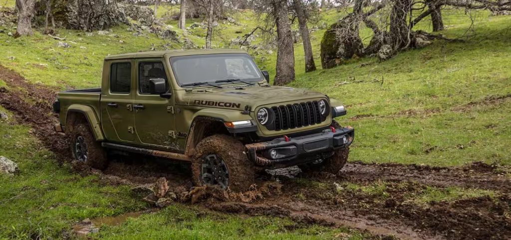 green jeep gladiator in the mud