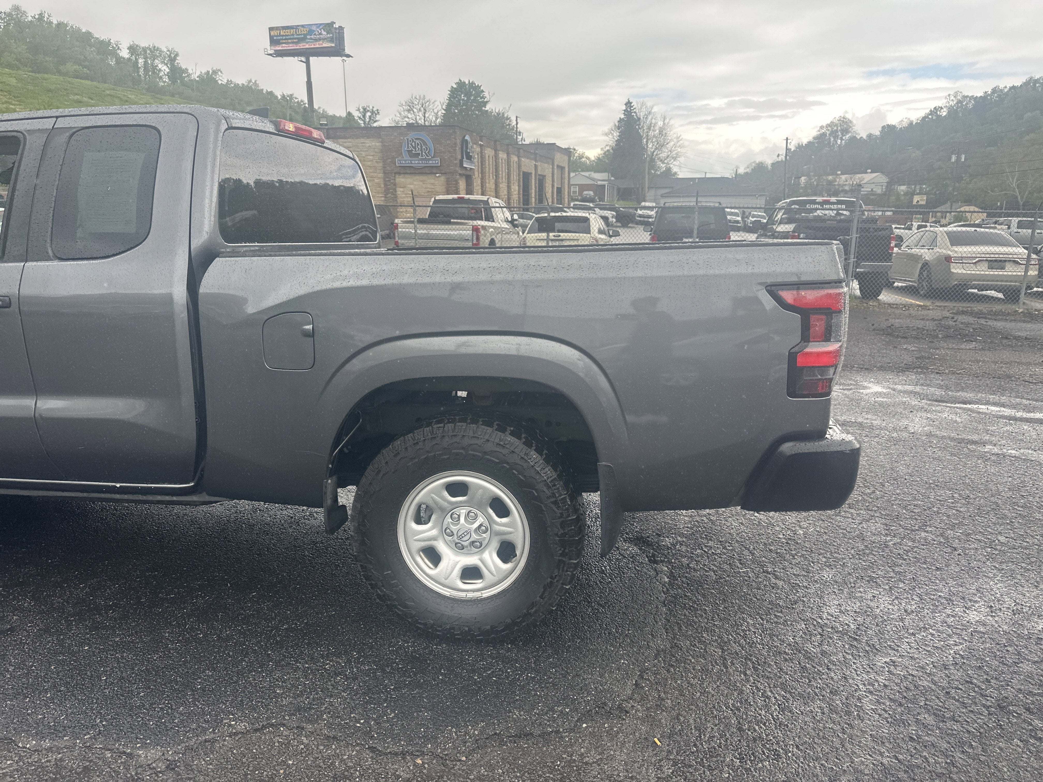 2022 Nissan Frontier S