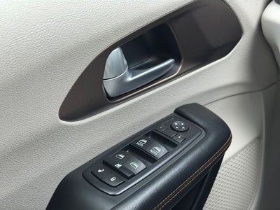 2017 Chrysler Pacifica LX