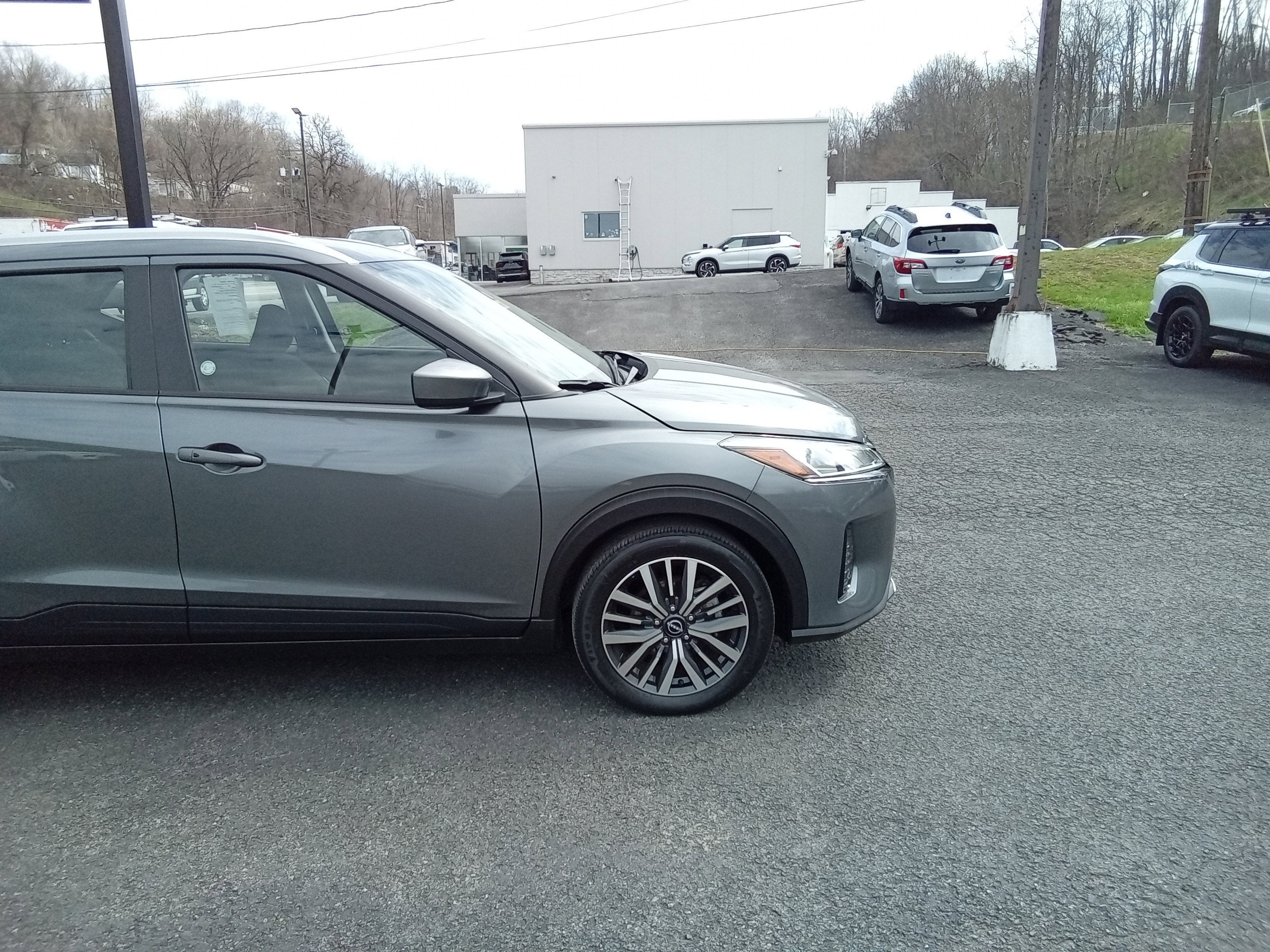 2024 Nissan Kicks SV