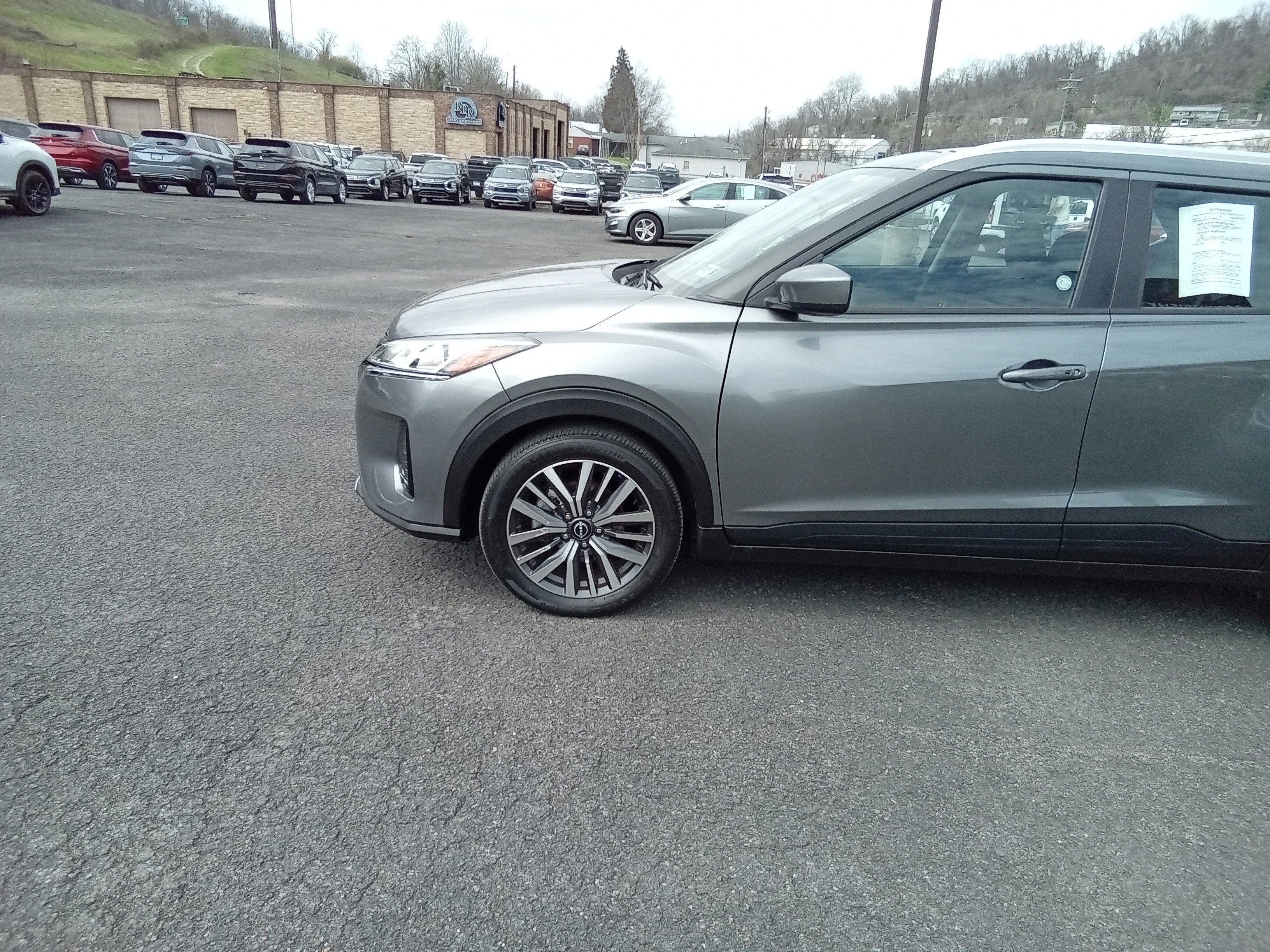 2024 Nissan Kicks SV