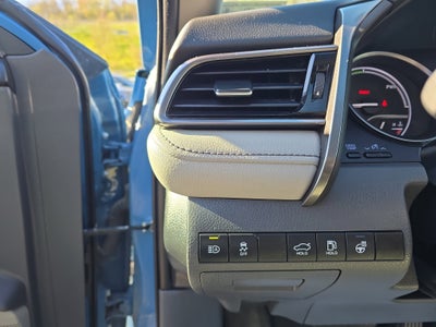 2023 Toyota Camry Hybrid XSE