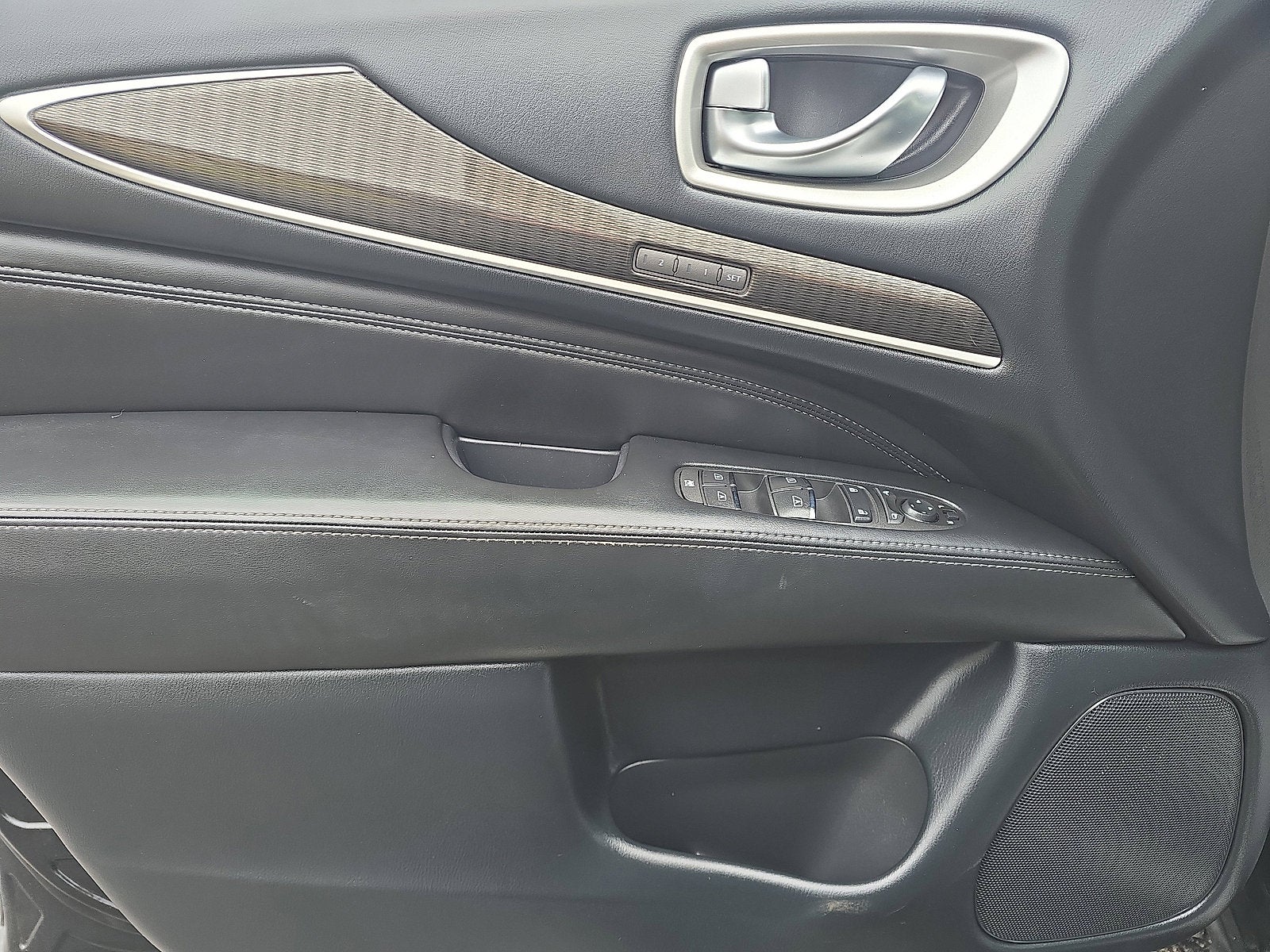 2019 INFINITI QX60 LUXE