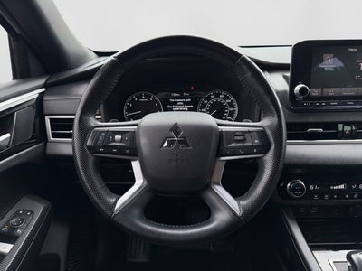 2022 Mitsubishi Outlander Black Edition