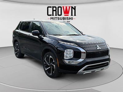 2022 Mitsubishi Outlander Base