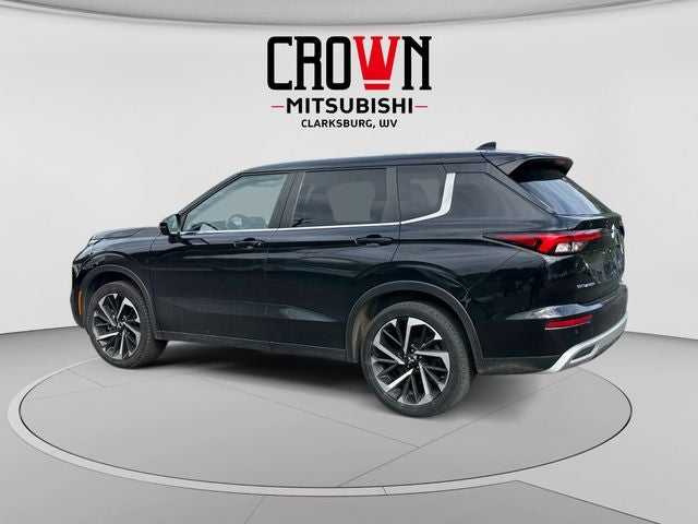 2022 Mitsubishi Outlander Base