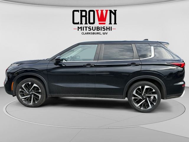 2022 Mitsubishi Outlander Base