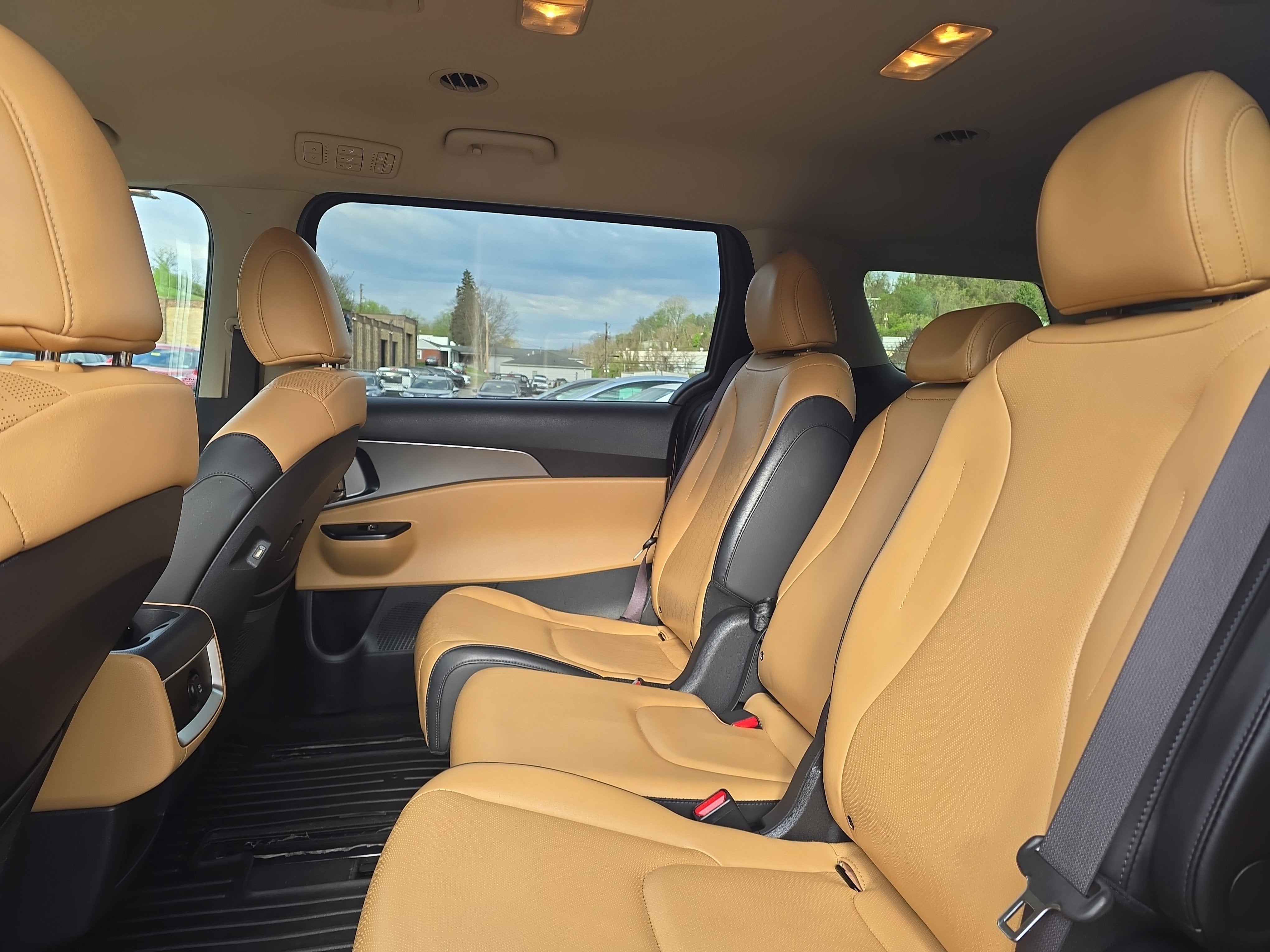 2024 Kia Carnival LX