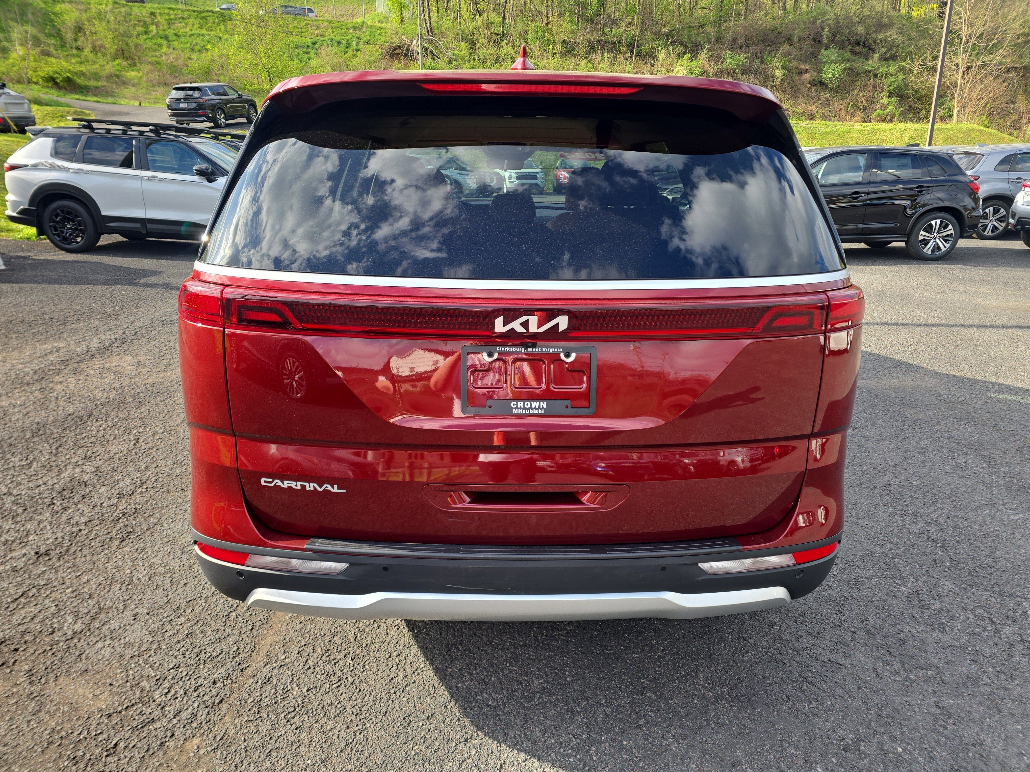 2024 Kia Carnival LX