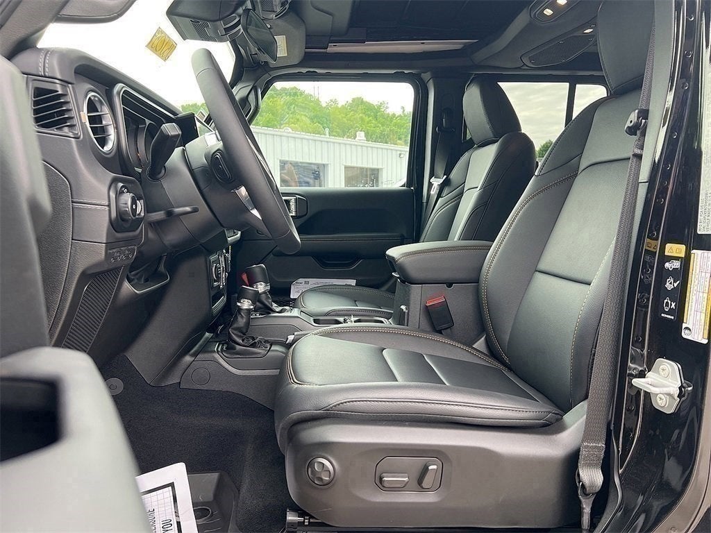 2025 Jeep Wrangler WRANGLER 4-DOOR SAHARA