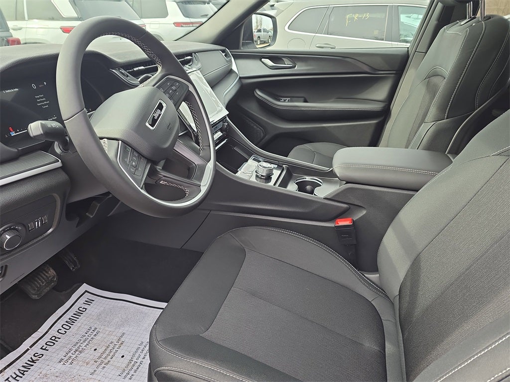 2026 Jeep Grand Cherokee GRAND CHEROKEE LAREDO X 4X4