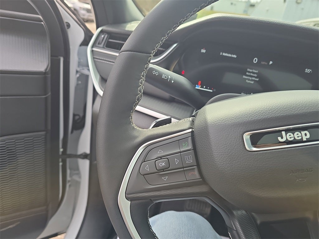 2026 Jeep Grand Cherokee GRAND CHEROKEE LAREDO X 4X4