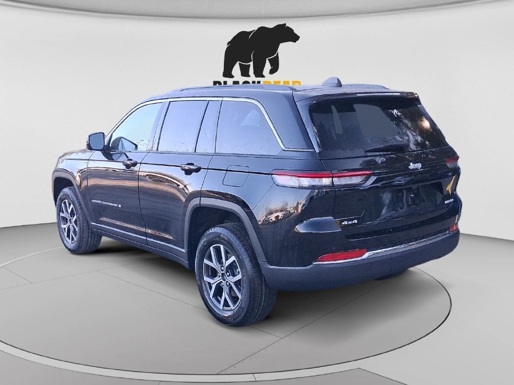 2027 Jeep Grand Cherokee GRAND CHEROKEE LAREDO 4X4