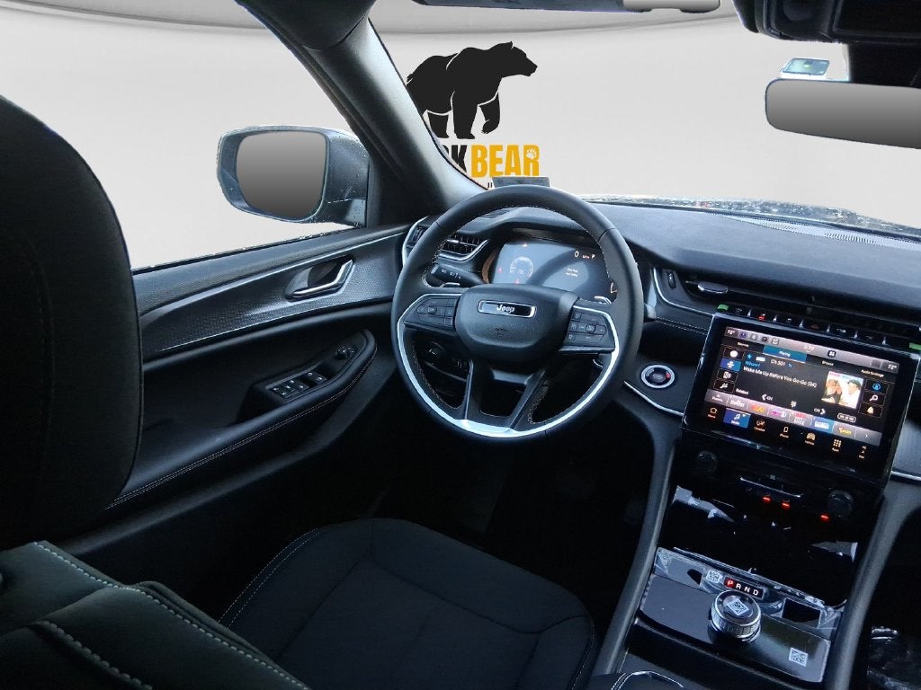 2027 Jeep Grand Cherokee GRAND CHEROKEE LAREDO 4X4