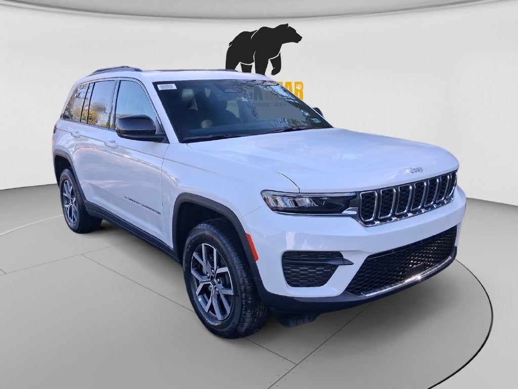 2027 Jeep Grand Cherokee GRAND CHEROKEE LAREDO X 4X4