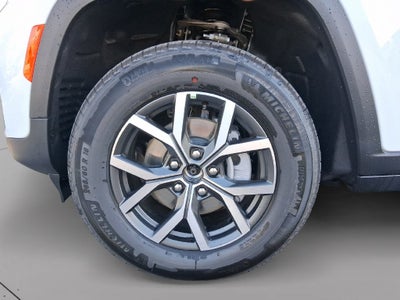 2027 Jeep Grand Cherokee GRAND CHEROKEE LAREDO X 4X4