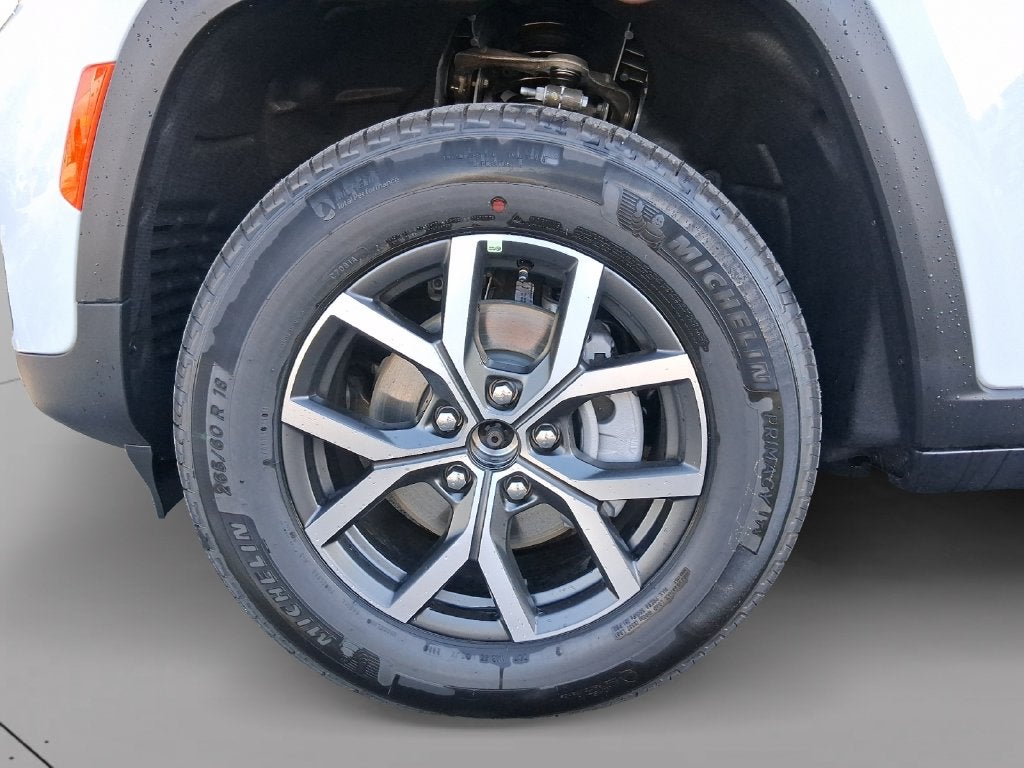 2027 Jeep Grand Cherokee GRAND CHEROKEE LAREDO X 4X4
