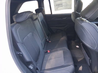 2027 Jeep Grand Cherokee GRAND CHEROKEE LAREDO X 4X4
