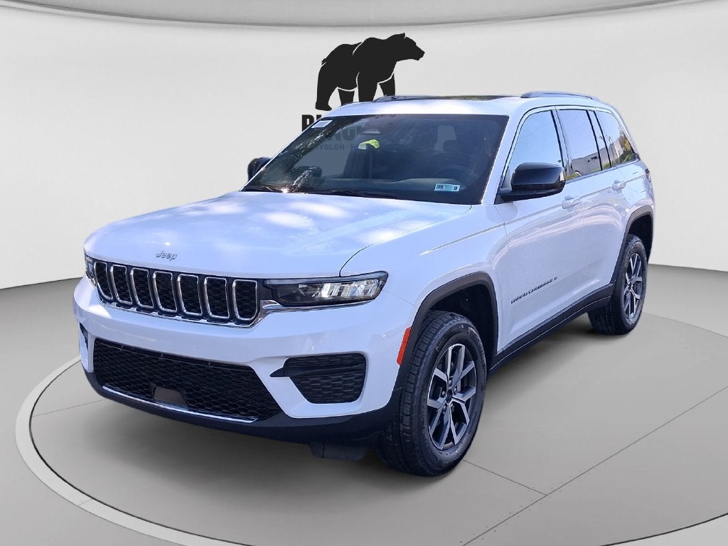 2027 Jeep Grand Cherokee GRAND CHEROKEE LAREDO X 4X4