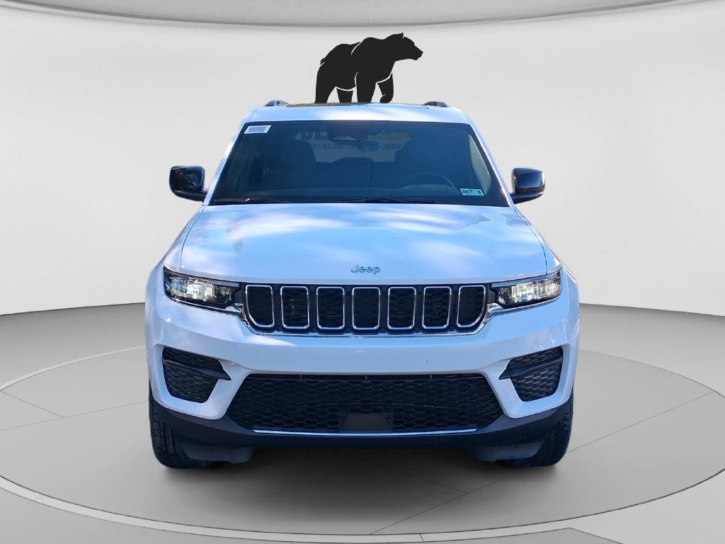 2027 Jeep Grand Cherokee GRAND CHEROKEE LAREDO X 4X4