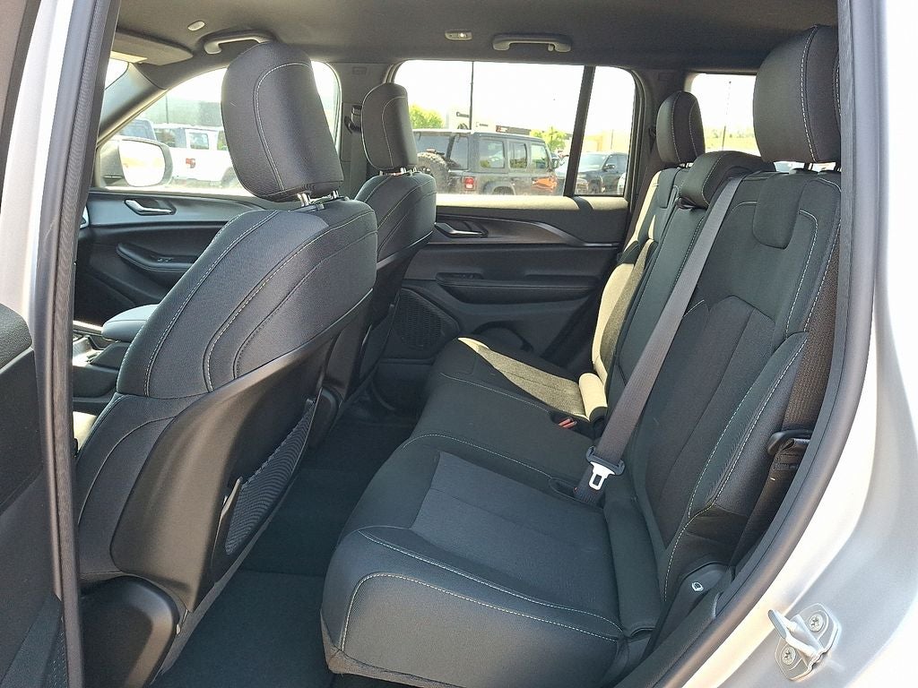 2026 Jeep Grand Cherokee GRAND CHEROKEE LAREDO 4X4