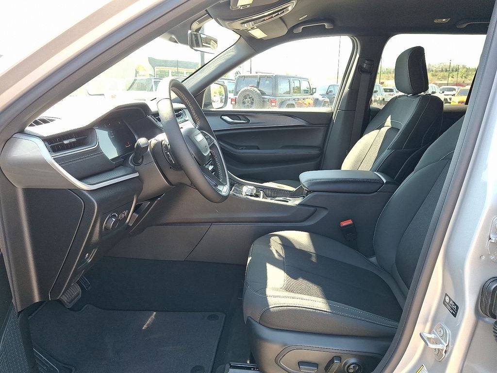 2026 Jeep Grand Cherokee GRAND CHEROKEE LAREDO 4X4