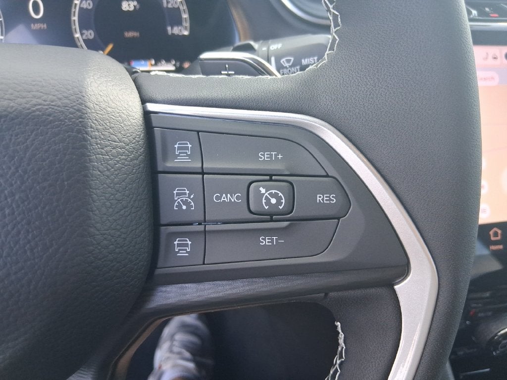 2027 Jeep Grand Cherokee GRAND CHEROKEE LAREDO X 4X4