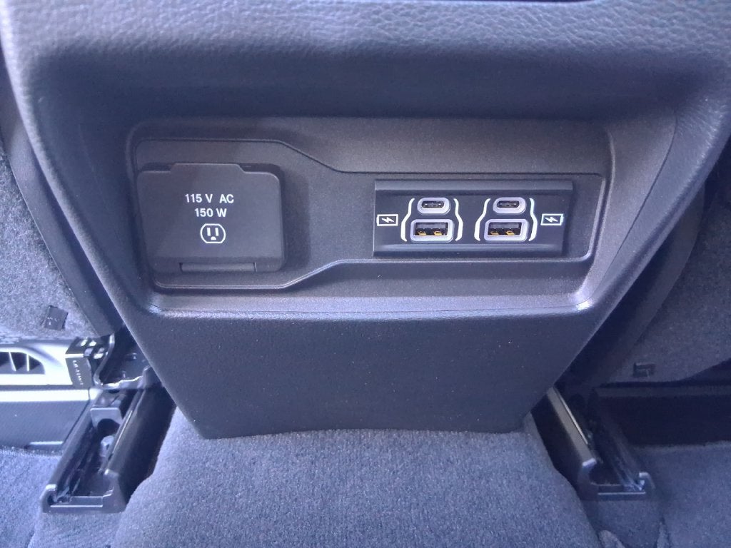 2027 Jeep Grand Cherokee GRAND CHEROKEE LAREDO X 4X4