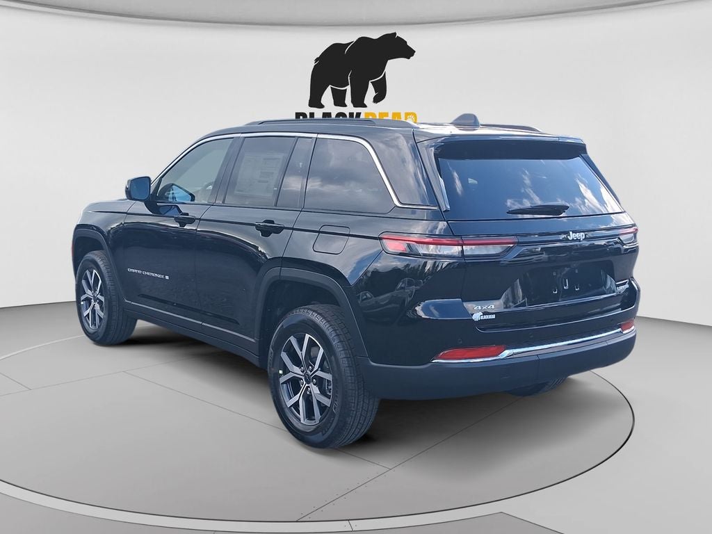 2027 Jeep Grand Cherokee GRAND CHEROKEE LAREDO X 4X4