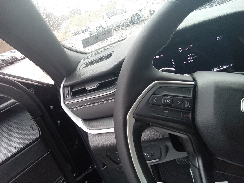 2026 Jeep Grand Cherokee GRAND CHEROKEE LAREDO X 4X4