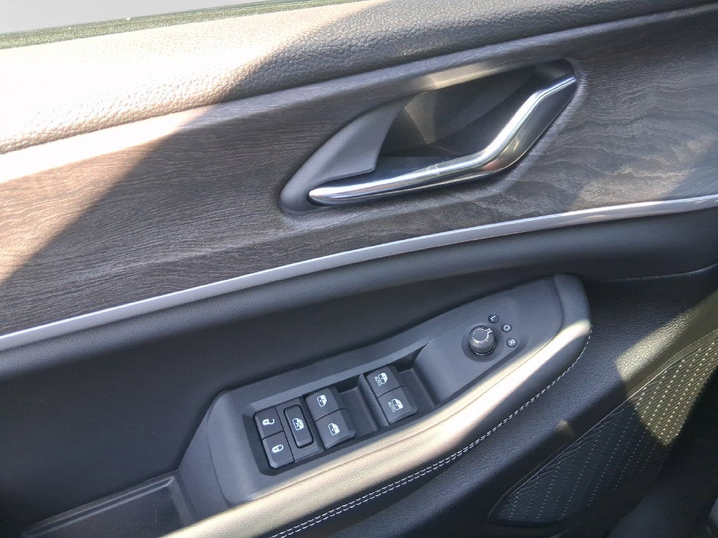 2027 Jeep Grand Cherokee GRAND CHEROKEE LAREDO ALTITUDE 4X4