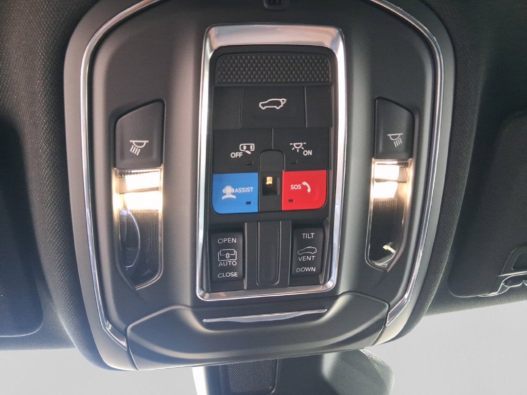 2027 Jeep Grand Cherokee GRAND CHEROKEE LAREDO ALTITUDE 4X4