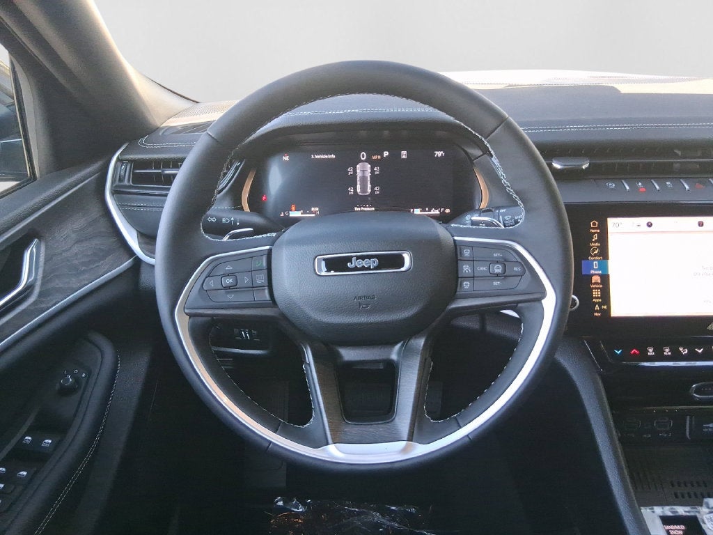 2027 Jeep Grand Cherokee GRAND CHEROKEE LAREDO ALTITUDE 4X4