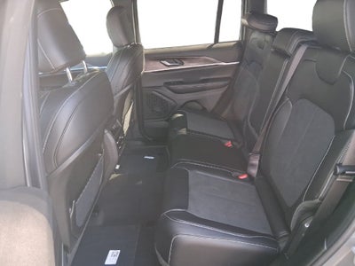 2027 Jeep Grand Cherokee GRAND CHEROKEE LAREDO ALTITUDE 4X4