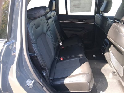 2027 Jeep Grand Cherokee GRAND CHEROKEE LAREDO ALTITUDE 4X4