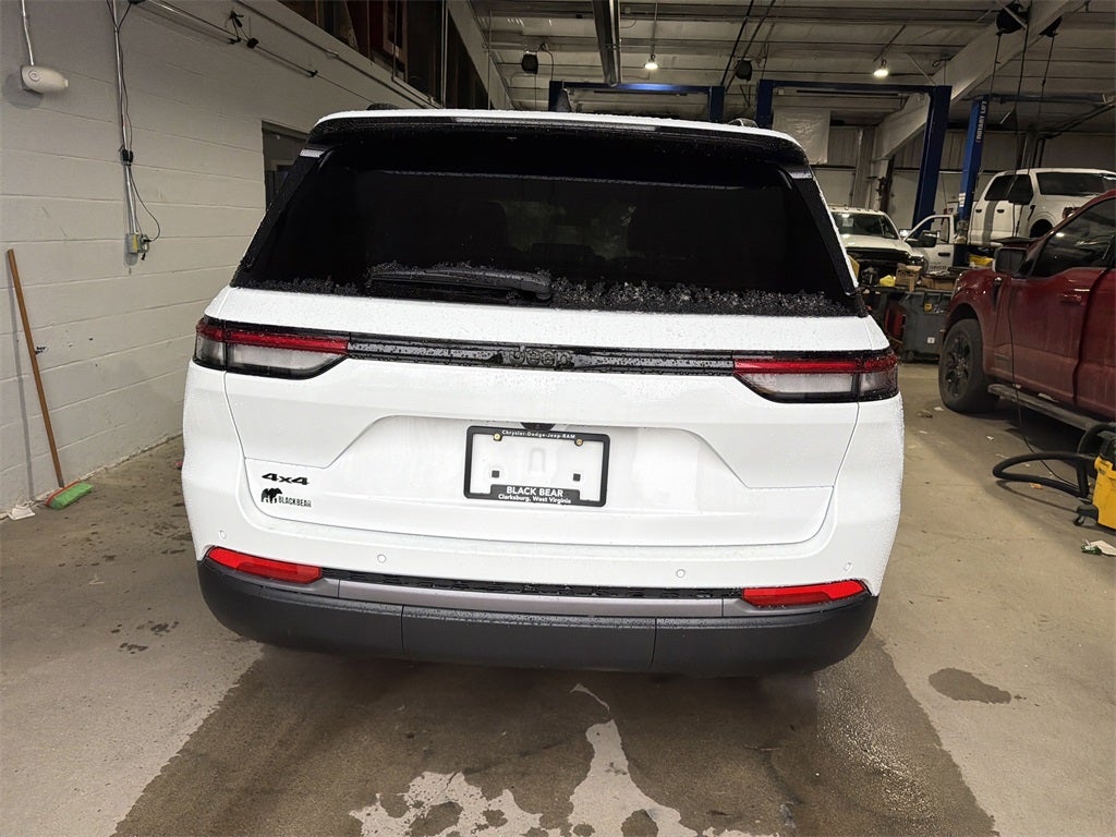 2026 Jeep Grand Cherokee GRAND CHEROKEE LAREDO ALTITUDE 4X4