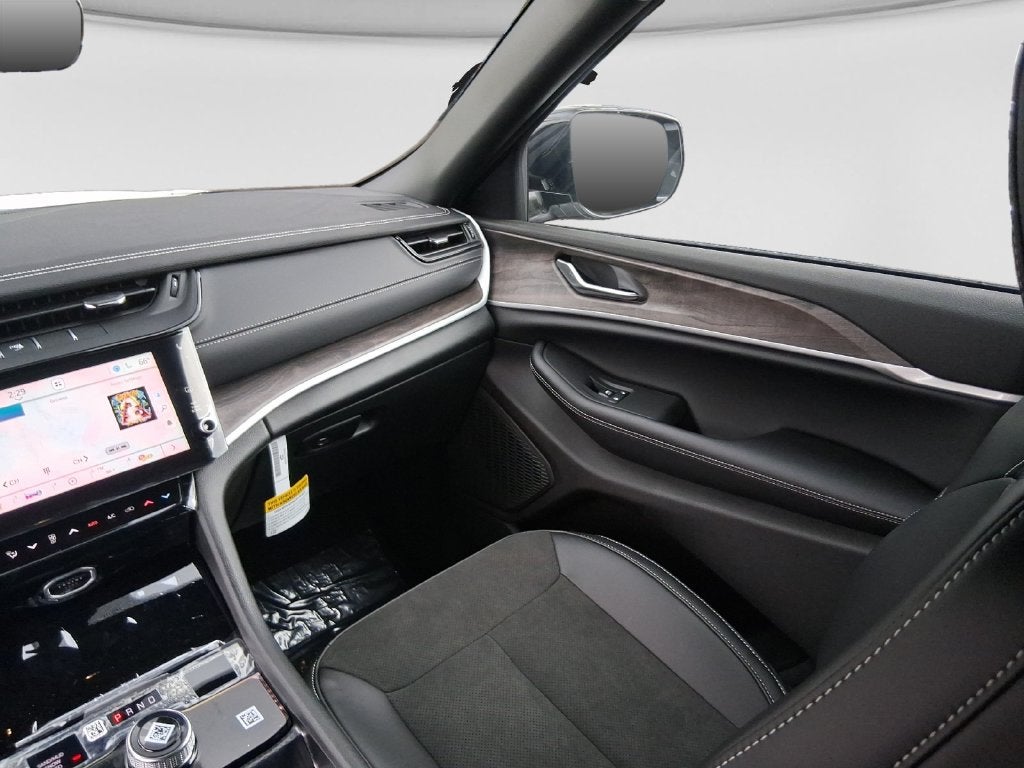 2027 Jeep Grand Cherokee GRAND CHEROKEE LAREDO ALTITUDE 4X4