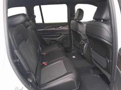 2027 Jeep Grand Cherokee GRAND CHEROKEE LAREDO ALTITUDE 4X4