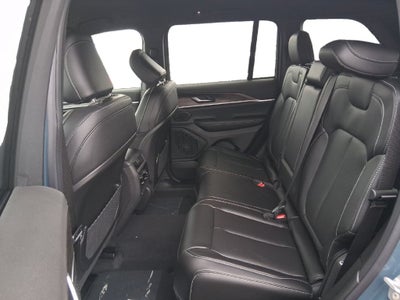 2027 Jeep Grand Cherokee GRAND CHEROKEE LIMITED 4X4