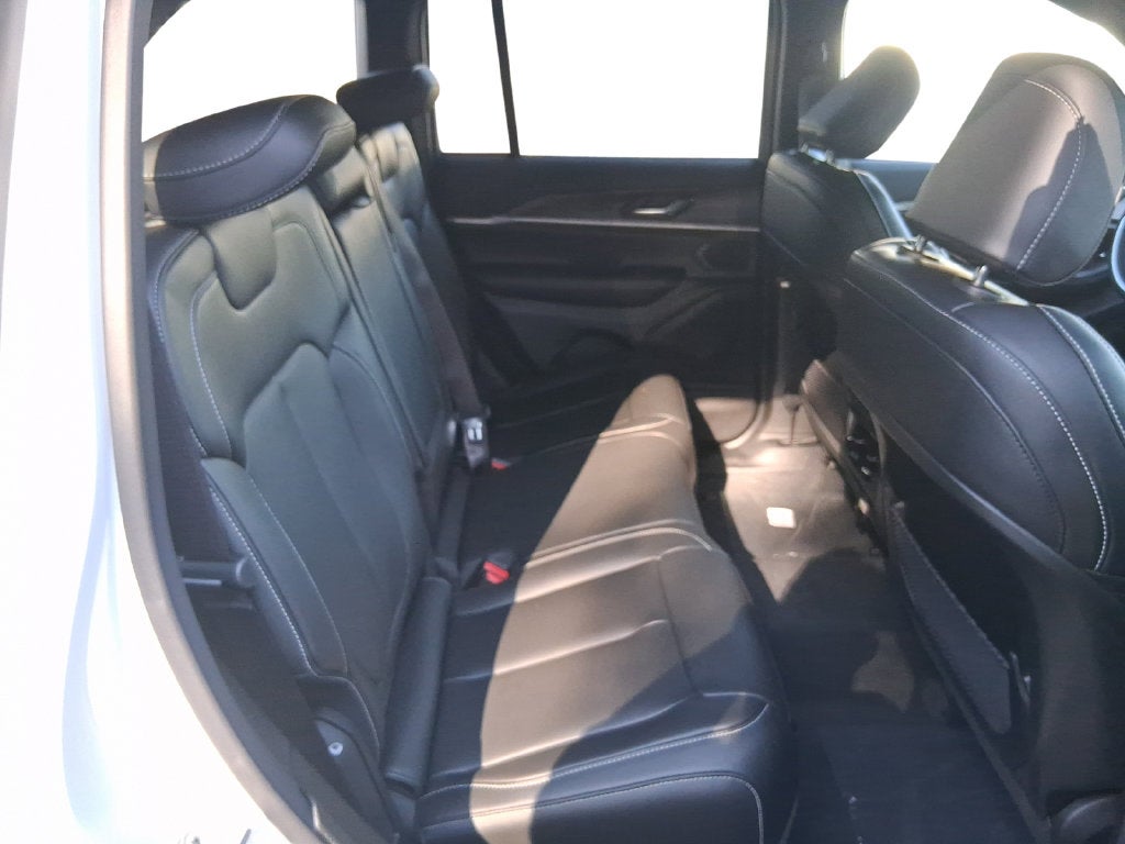 2027 Jeep Grand Cherokee GRAND CHEROKEE LIMITED 4X4