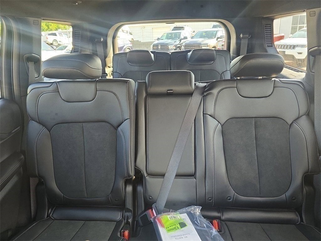 2025 Jeep Grand Cherokee L GRAND CHEROKEE L ALTITUDE X 4X4