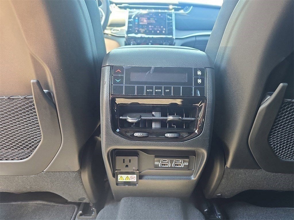 2025 Jeep Grand Cherokee L GRAND CHEROKEE L ALTITUDE X 4X4