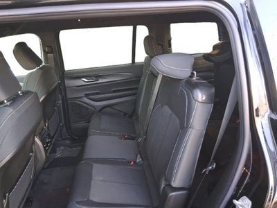2027 Jeep Grand Cherokee L GRAND CHEROKEE L LAREDO 4X4