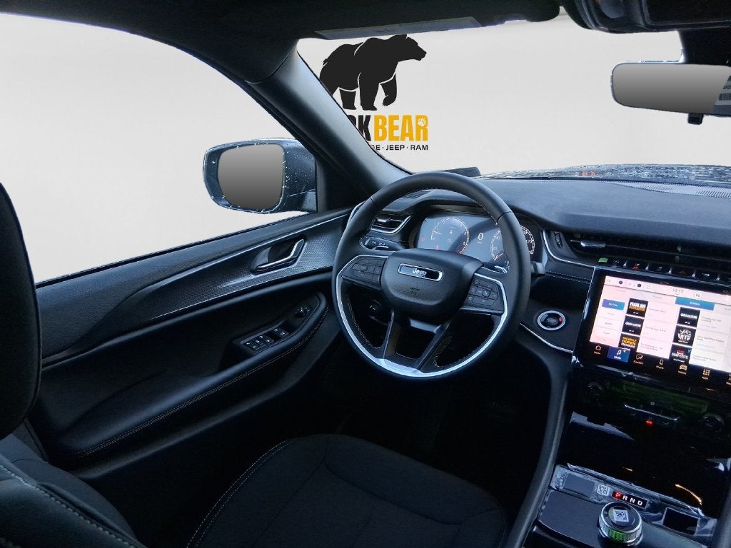 2027 Jeep Grand Cherokee L GRAND CHEROKEE L LAREDO 4X4