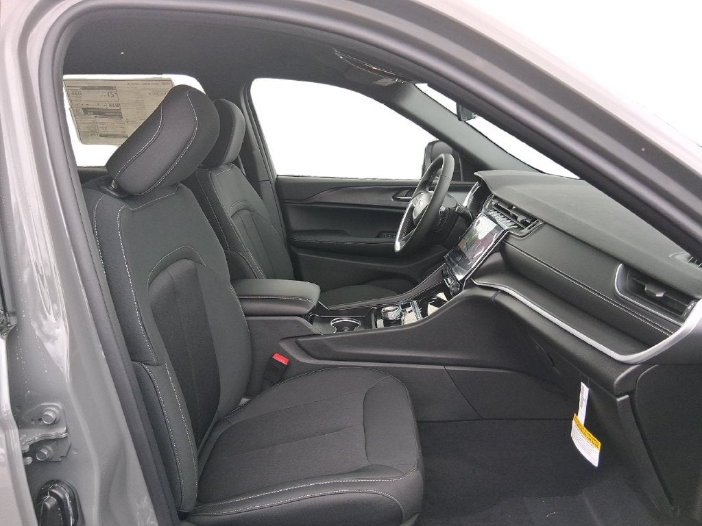 2027 Jeep Grand Cherokee L GRAND CHEROKEE L LAREDO 4X4