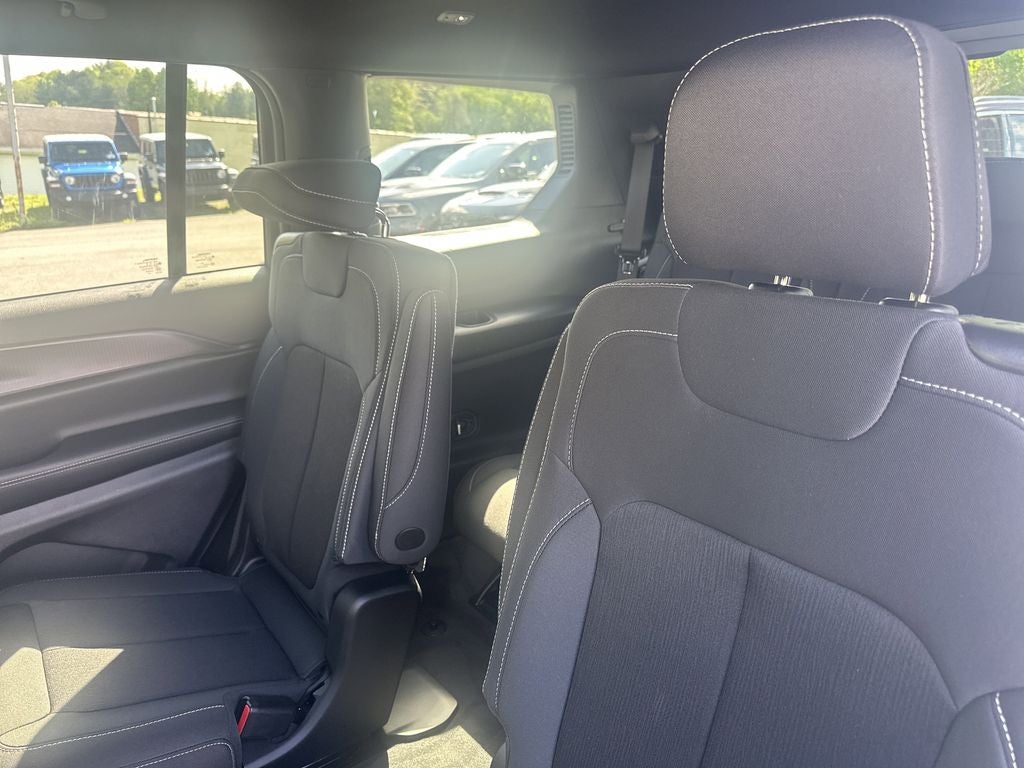 2026 Jeep Grand Cherokee L GRAND CHEROKEE L LAREDO 4X4