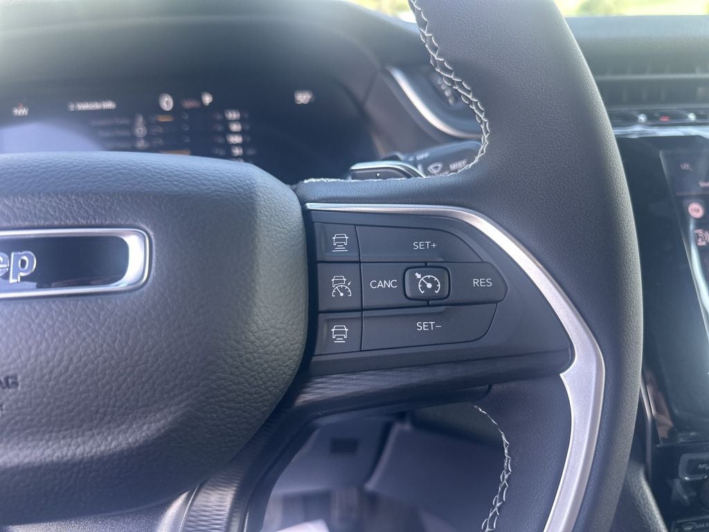 2026 Jeep Grand Cherokee L GRAND CHEROKEE L LAREDO 4X4
