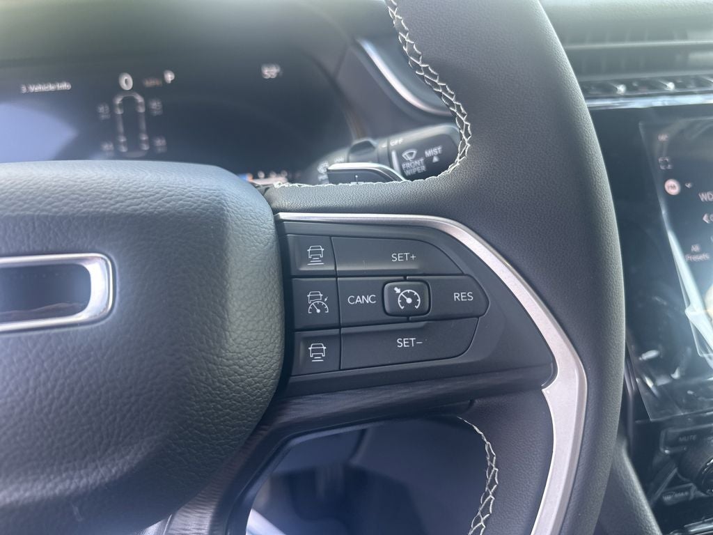 2026 Jeep Grand Cherokee L GRAND CHEROKEE L LAREDO 4X4