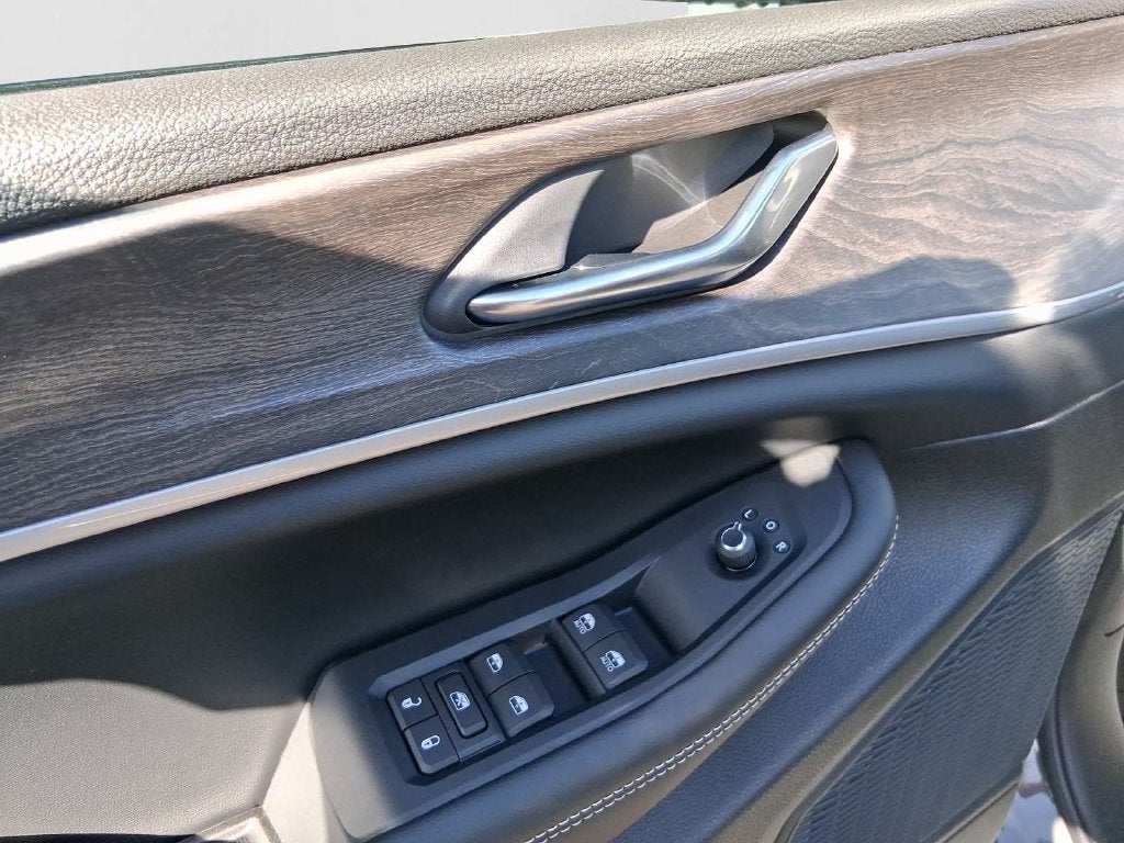 2027 Jeep Grand Cherokee L GRAND CHEROKEE L LAREDO ALTITUDE 4X4